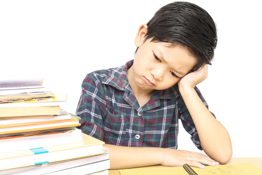 Incentive-os a fazer empréstimos em bibliotecas, onde poderá escolher as obras que mais a agradam para ler ali mesmo ou levar para casa. 